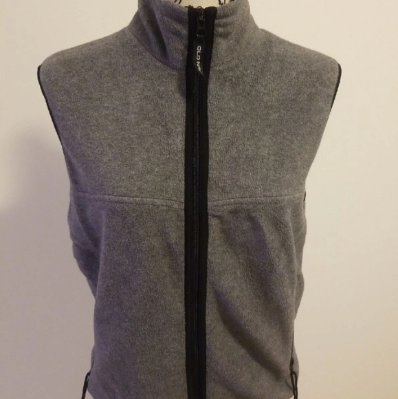 Old Navy zip-up fleece vest - Picture 5 of 5